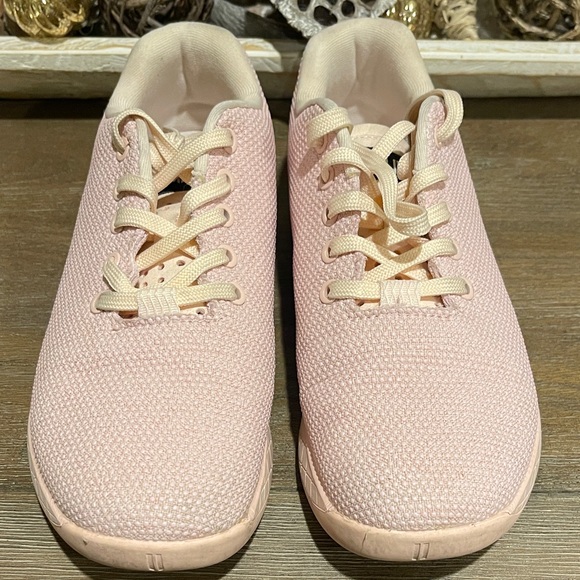 NOBULL blush trainers size 9 - Picture 2 of 5